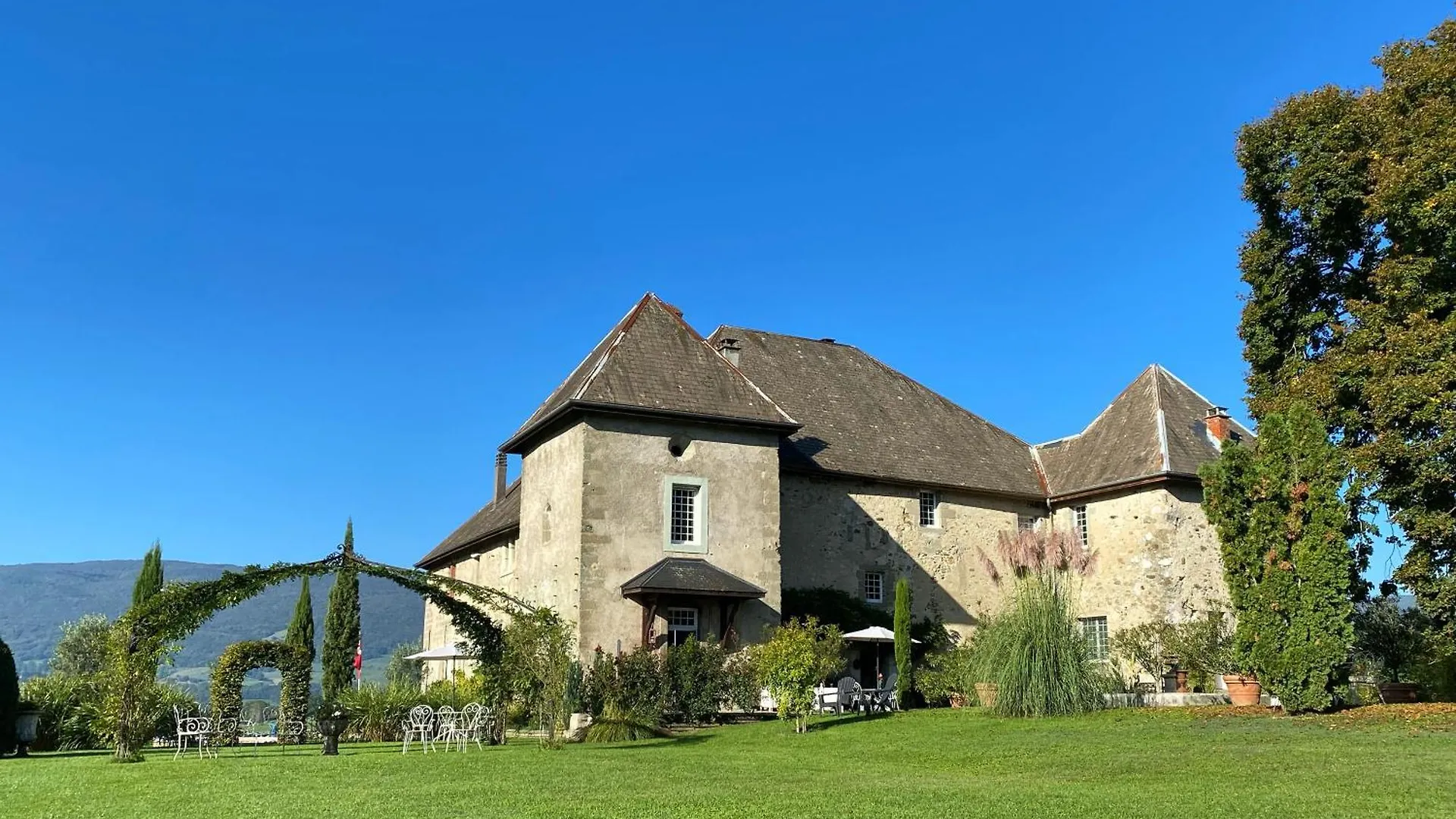 Bed and Breakfast Chateau De Morgenex Vallières
