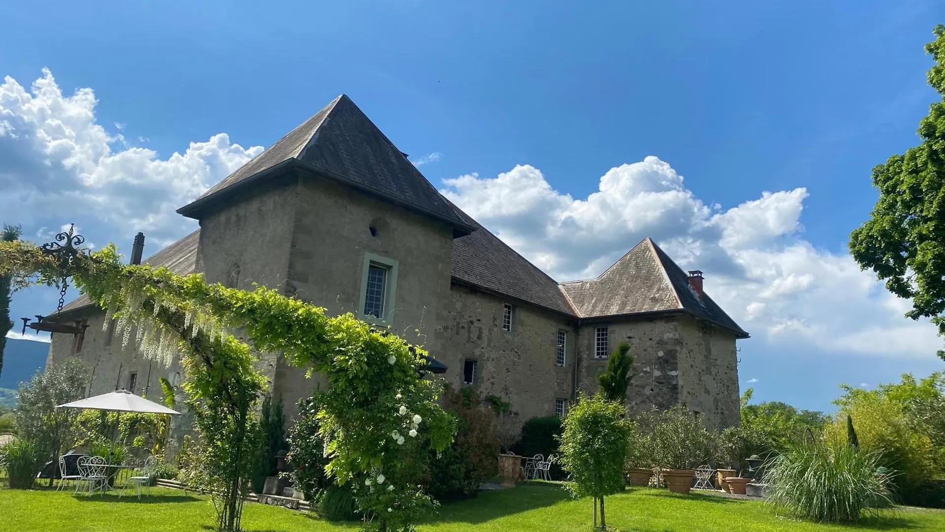 Bed and Breakfast Chateau De Morgenex Vallières